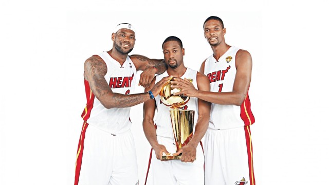 青少年极限摇滚攀岩，勇攀高峰的热血体验，攀岩 青少年