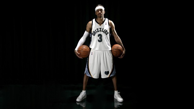 寻求破门：柏林联盟对决弗赖堡求首胜，柏林联合球迷